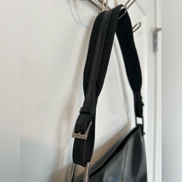 Gucci Vintage Black Patent Leather Shoulder / Hobo Bag – Silver Hardware - Italy - Picture 8 of 16